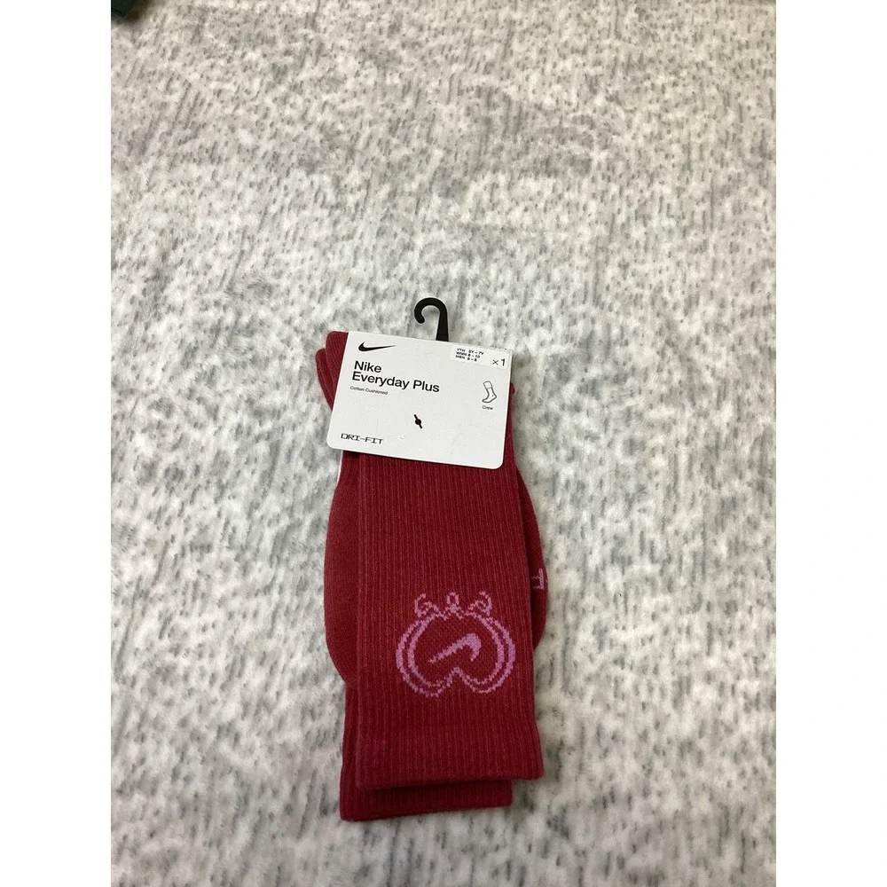 Nike Everyday Plus Cushioned Crew Socks Burgundy Heart Swoosh IH8626-613 M 6-10